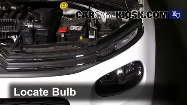 2017 Citroen C3 PureTech 1.2L 3 Cyl. Éclairage Feu clignotant avant (remplacer l'ampoule)